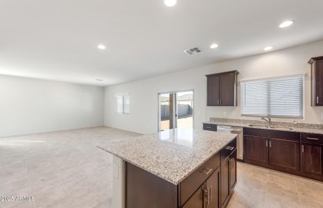 New construction Single-Family house 42860 W Peters Dr, Maricopa, AZ 85138 Sunflower- photo 7 7