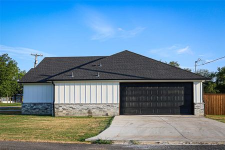 New construction Single-Family house 211 N Oak Street, Unit W, Leonard, TX 75452 - photo 0