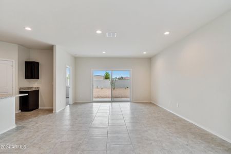 New construction Single-Family house 641 W Freedom St, Florence, AZ 85132 Camden - photo 4 4