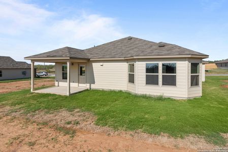 New construction Single-Family house 109 Pendleton Cv, Floresville, TX 78114 Ellsworth- photo 33 33