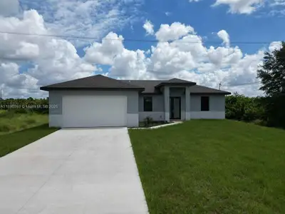 New construction Single-Family house 1043 Eisenhower Blvd, Lehigh Acres, FL 33974 - image