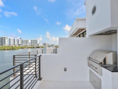 New construction Townhouse house 4014 Ne 167 St, North Miami Beach, FL 33160 Aura- photo 26 26