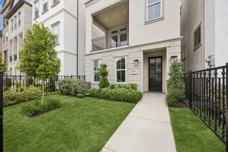 New construction Single-Family house 3707 Somerset York Ln, Houston, TX 77055 - image 3