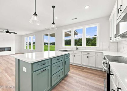 New construction Single-Family house 4142 Dixon Rd, Unit 4), Grimesland, NC 27837 plan Mitchell - image 8