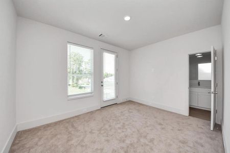 New construction Single-Family house 1047 Glenn Ave, Houston, TX 77088 null- photo 33 33