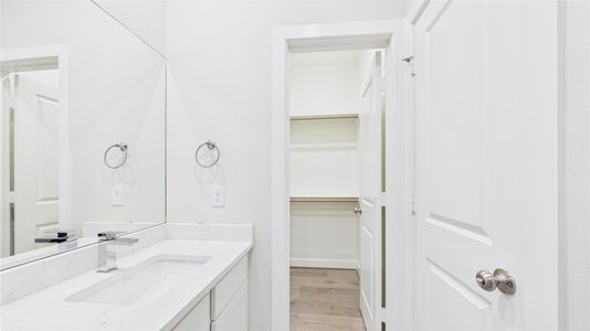 New construction Single-Family house 3073 Hicks St, Houston, TX 77007 - image 10