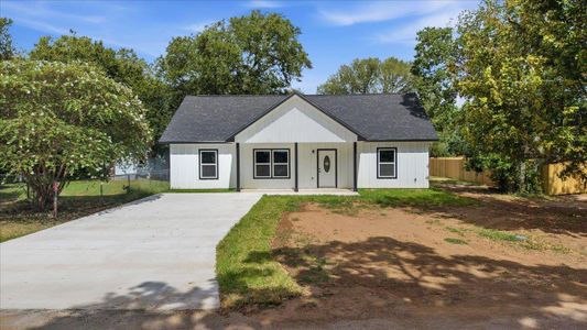 New construction Single-Family house 304 Lee St, Smithville, TX 78957 - image