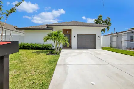 New construction Single-Family house 1041 W Lakewood Rd, West Palm Beach, FL 33405 null- photo 0