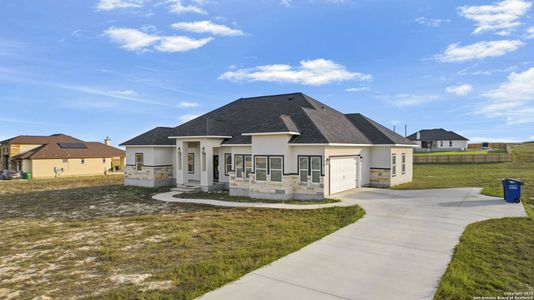 New construction Single-Family house 136 Summer Mdw, La Vernia, TX 78121 - image