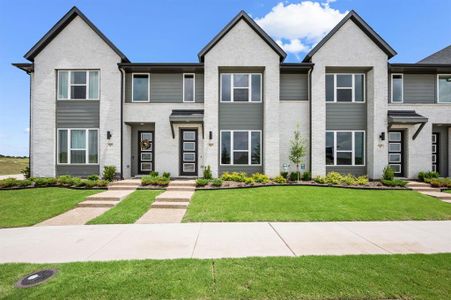 New construction Townhouse house 1404 Solterra Blvd, Mesquite, TX 75180 - image