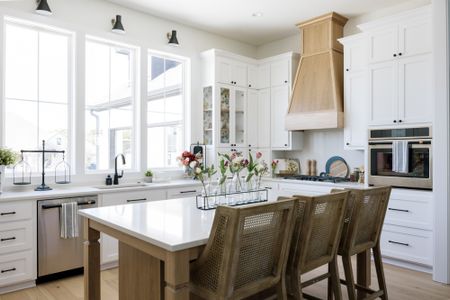 New construction Single-Family house Bryan, TX 77808 plan The Elizabeth II - image 6