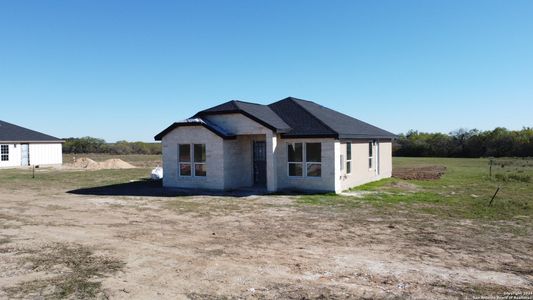 New construction Single-Family house 137 Camino Verde Ct, La Vernia, TX 78121 - photo 0