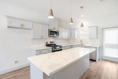 New construction Single-Family house 9925 Dipping Woods St, Houston, TX 77076 - image