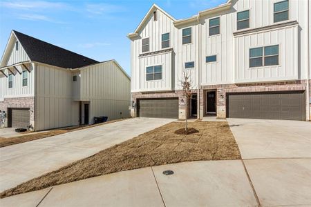 New construction Townhouse house 6373 Mason Ct, Dallas, TX 75227 - image