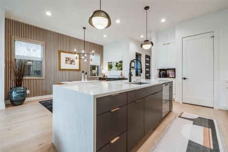 New construction Single-Family house 602 W Clay St, Houston, TX 77019 - image 13