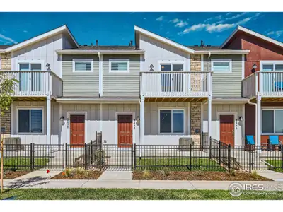 New construction Townhouse house 2858 Bear Springs Cir, Longmont, CO 80503 - image