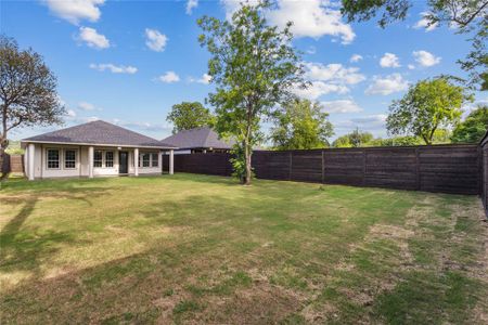 New construction Single-Family house 617 N Dwight Ave, Dallas, TX 75211 - image