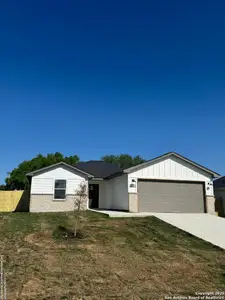 New construction Single-Family house 2100 Owens Ave, Three Rivers, TX 78071 - image