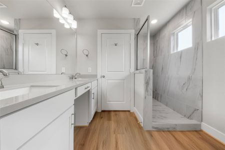 New construction Single-Family house 1220 E 33Rd St, Houston, TX 77022 - image 10