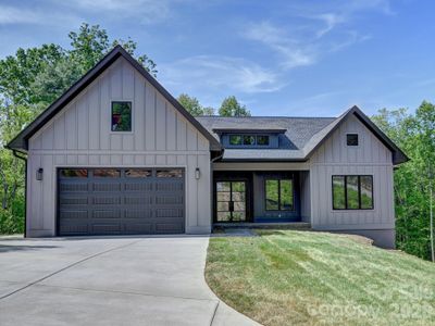 New construction Single-Family house 18 Erin Glen Ct, Fairview, NC 28730 - image