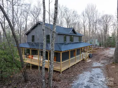 New construction Single-Family house 365 Cherokee Cir, Lake Toxaway, NC 28747 - image
