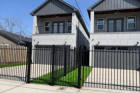 New construction Single-Family house 4208 Castor St, Unit B, Houston, TX 77022 - image
