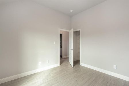 New construction Single-Family house 670 Crystal Lake Ln, Red Oak, TX 75154 CL-2510- photo 18 18