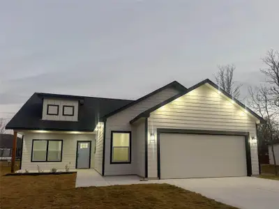 New construction Single-Family house 107 Keahi Ct, Bastrop, TX 78602 - image