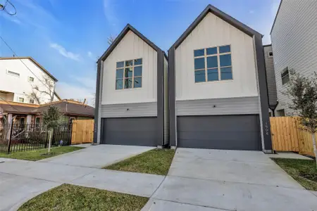 New construction Single-Family house 1504 Griffin St, Houston, TX 77009 - image