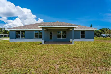 New construction Single-Family house 180 Se Princess Dr, Port St. Lucie, FL 34952 - image