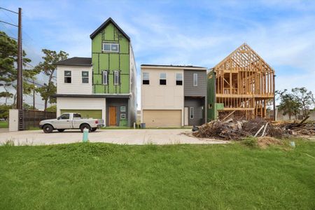 New construction Single-Family house 3909 Yale Heights Drive, Houston, TX 77018 - photo 0