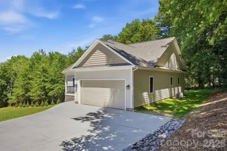 New construction Single-Family house 107 Meadow View St, Morganton, NC 28655 - image
