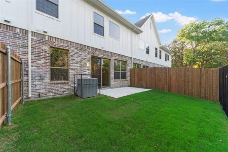 New construction Townhouse house 6357 Mason Ct, Dallas, TX 75227 null- photo 14 14