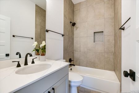 New construction Single-Family house 604 Apache Tears, Horseshoe Bay, TX 78657 - image 14