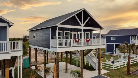 New construction Single-Family house 1036 Sunset Cir W, Crystal Beach, TX 77650 - image