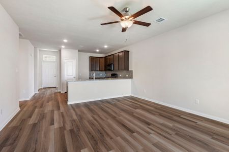 New construction Single-Family house Seguin, TX 78155 plan The 1443 - image 11