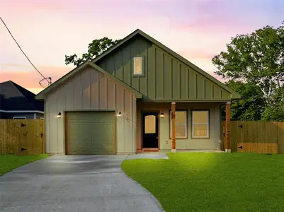 New construction Single-Family house 318 E Republic Ave, Baytown, TX 77520 null- photo 0