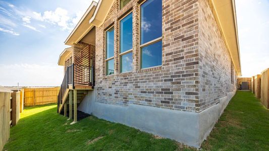 New construction Single-Family house 1025 Lariat Lp, Liberty Hill, TX 78642 Design 2574W- photo 17 17