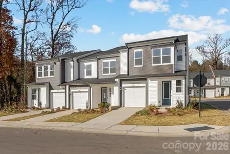 New construction Townhouse house 3045 Hutton Gardens Ln, Charlotte, NC 28269 - image