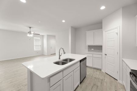 New construction Single-Family house 1922 Castle Creek Trl, Blue Ridge, TX 75424 plan Hickory - image 6