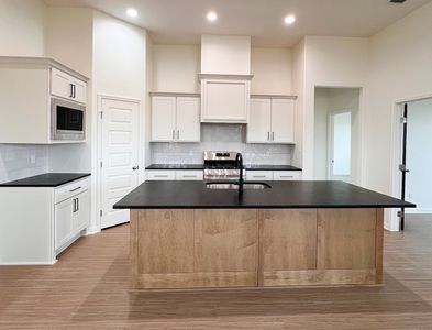 New construction Single-Family house 102 Persimmon Ct, Victoria, TX 77904 plan McKinney - image 9