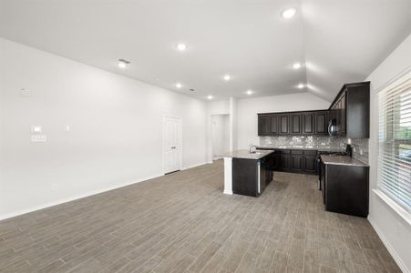 New construction Single-Family house 2817 Hay Ln, Midlothian, TX 76065 plan Salinas - image 9