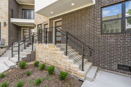 New construction Townhouse house 304 Golden Bell Ln, Fort Worth, TX 76107 - image