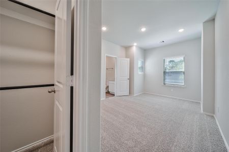 New construction Single-Family house 1410 Glenoaks Dr, Conroe, TX 77385 - image 17