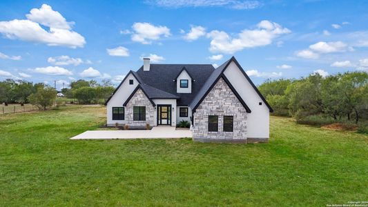 New construction Single-Family house 514 County Road 683, Lytle, TX 78052 - photo 0