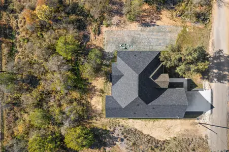 New construction Single-Family house 137 Granitecastle Dr, Granite Shoals, TX 78654 - image