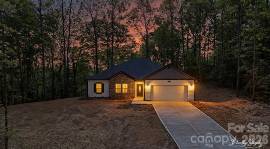 New construction Single-Family house 1028 Dewitt Rd, Dallas, NC 28034 - image