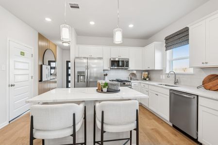 New construction Single-Family house 8014 Wandering Glider Dr, Fulshear, TX 77441 - image 4