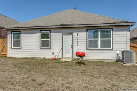 New construction Single-Family house 9222 Espadrille Run, Converse, TX 78109 null- photo 24 24