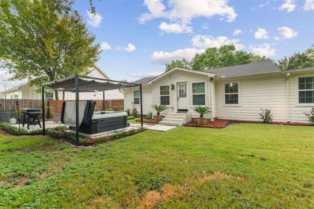 New construction Single-Family house 408 E Liberty St, Pilot Point, TX 76258 - image